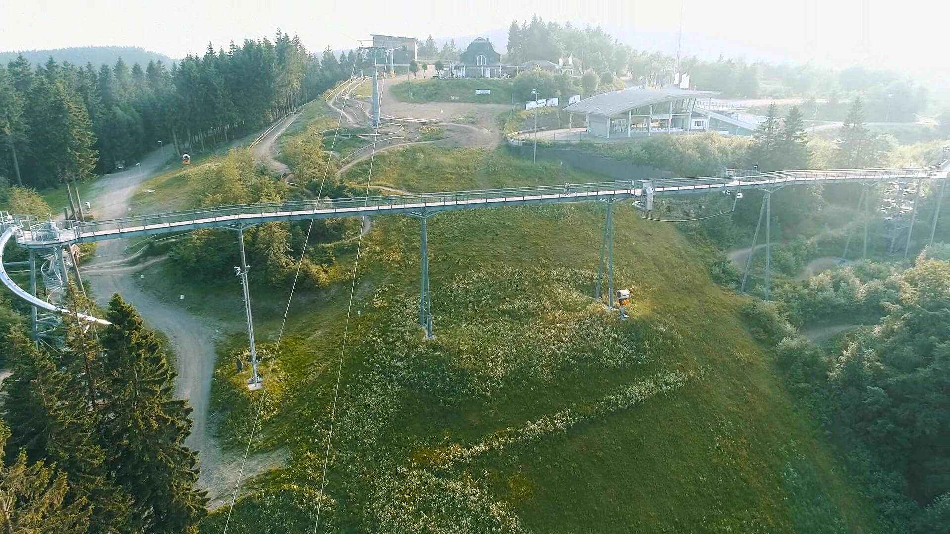 Panorama-Erlebnis-Brücke-in-Winterberg-am-Erlebnisberg-Kappe-1
